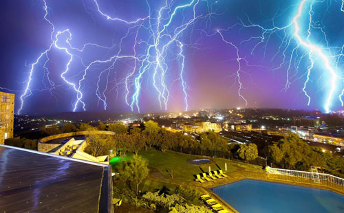 雷電會(huì)引起電網(wǎng)晃電
